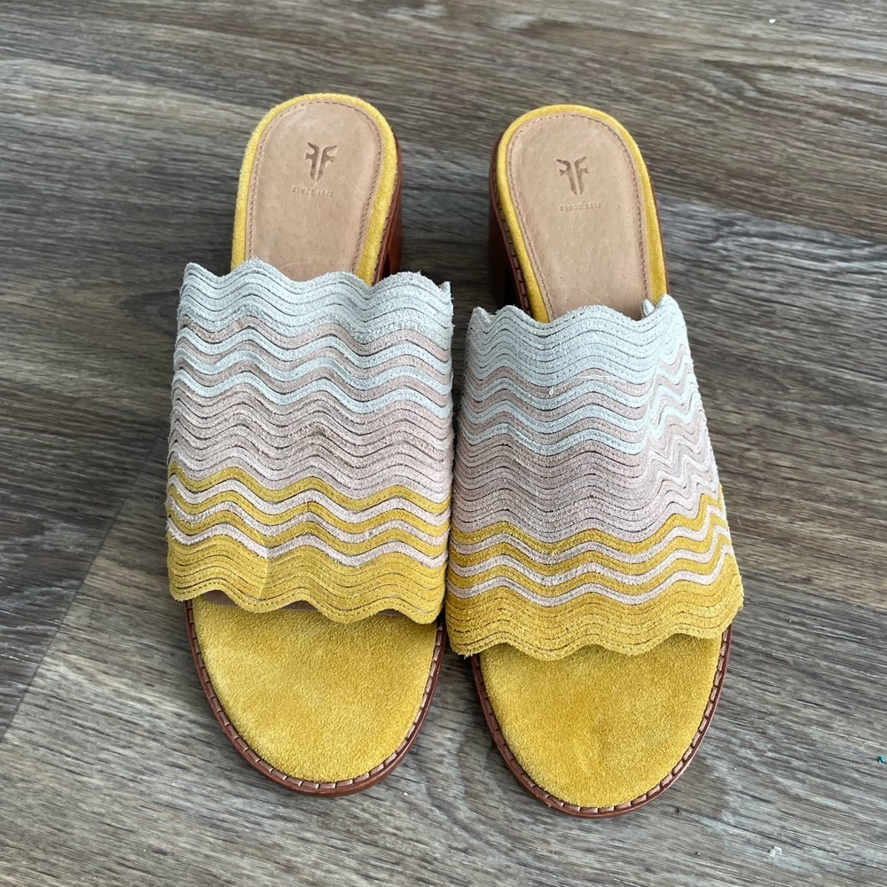 NEW Frye Suede Block Heel Slides 8M Multicolor Scalloped Boho Sandals - Picture 2 of 6